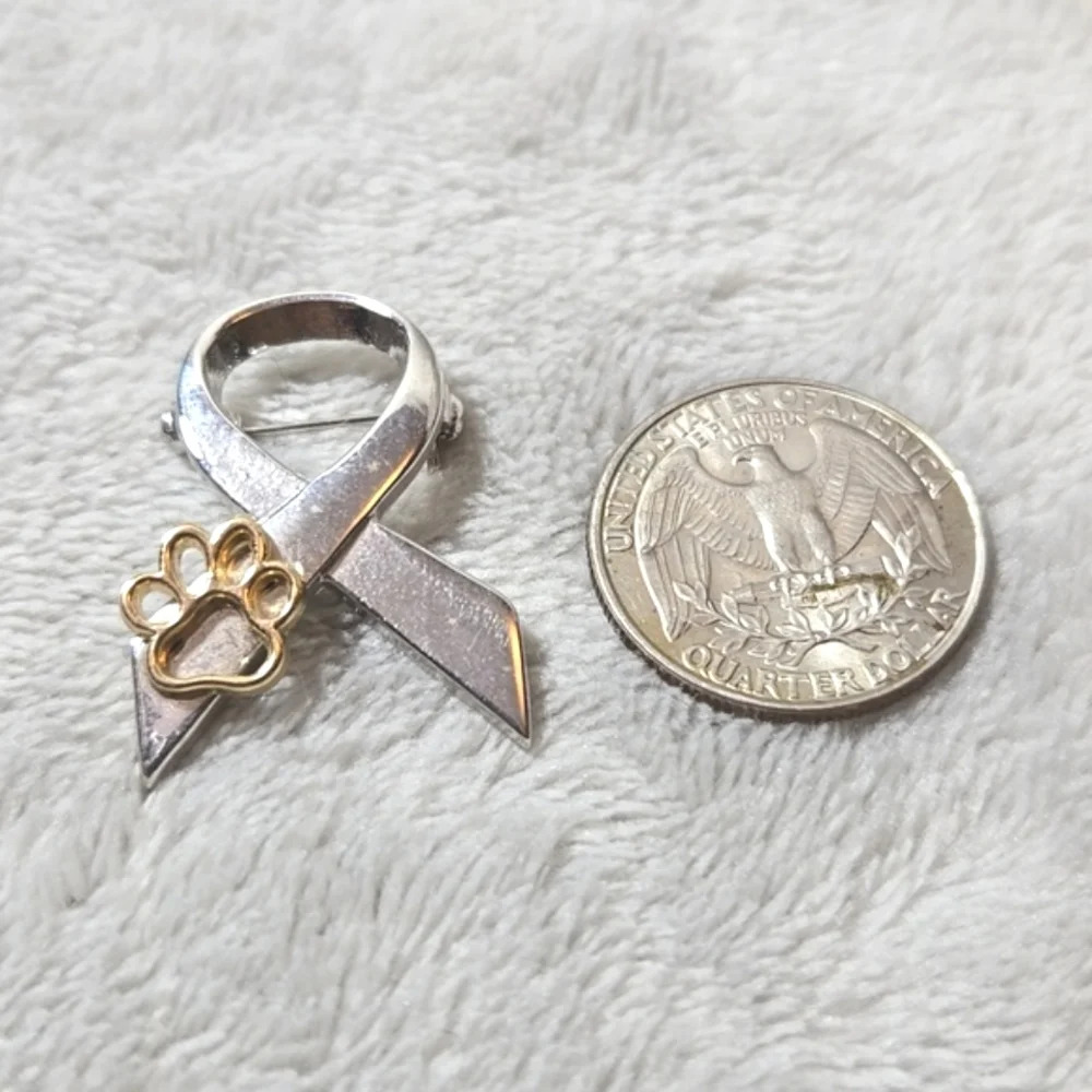 #447 Ribbon puppy paw brooch - Picture 2 of 4